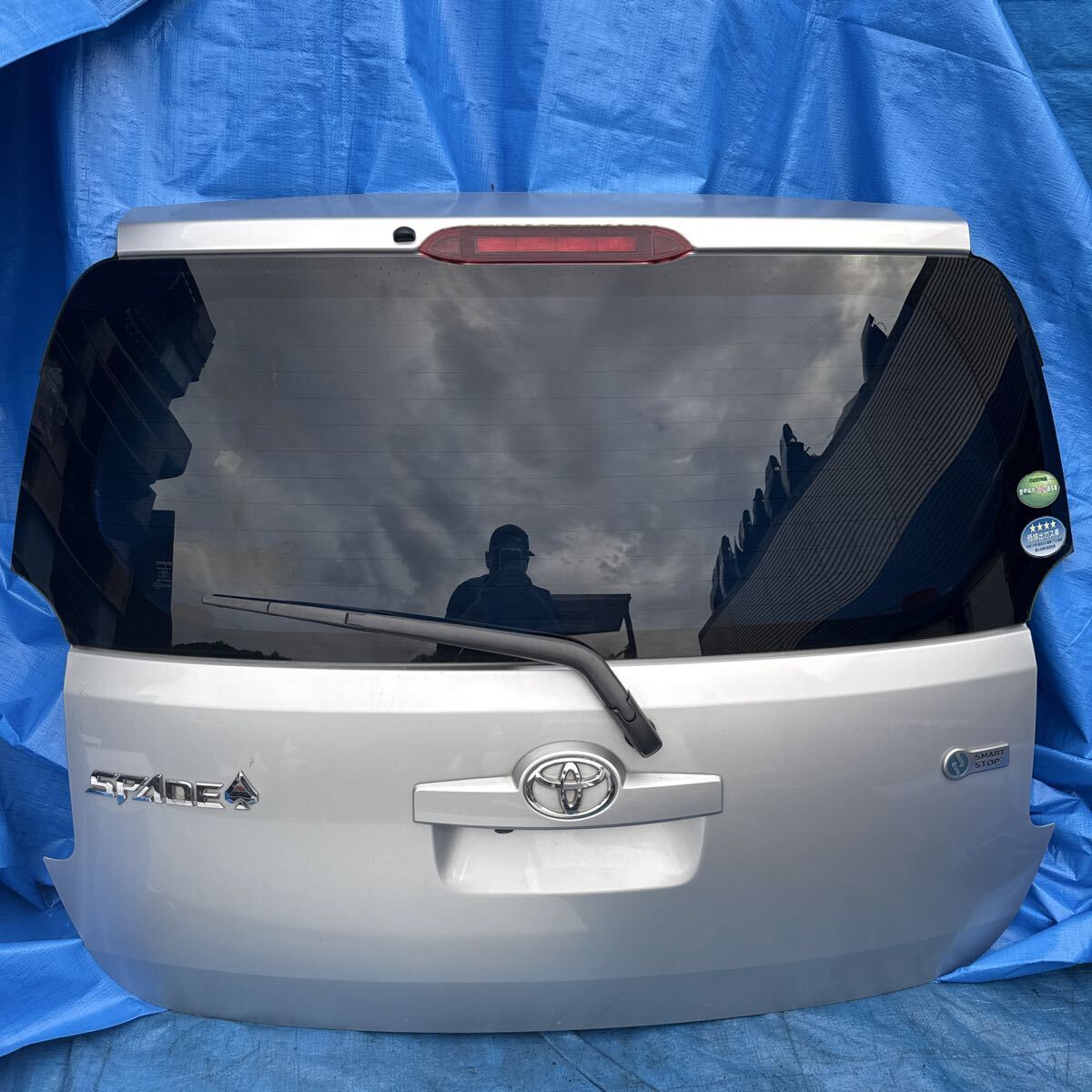 ◆トヨタ ポルテ《NSP140 NSP141 NCP141 NCP145》バックドア リアゲート バックカメラ付き カラー 1F7(シルバーメタリック) 67005-52D60◆拍卖