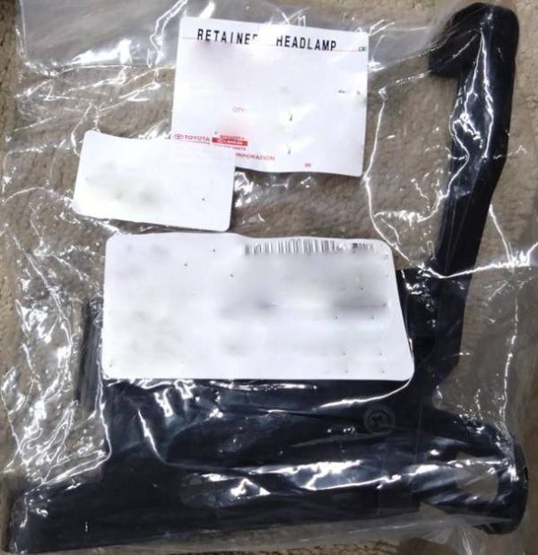新品 純正品 TOYOTA トヨタ ヘッドランププロテクタ リテーナ UPR LH NO.3 左 C-HR50/10系拍卖