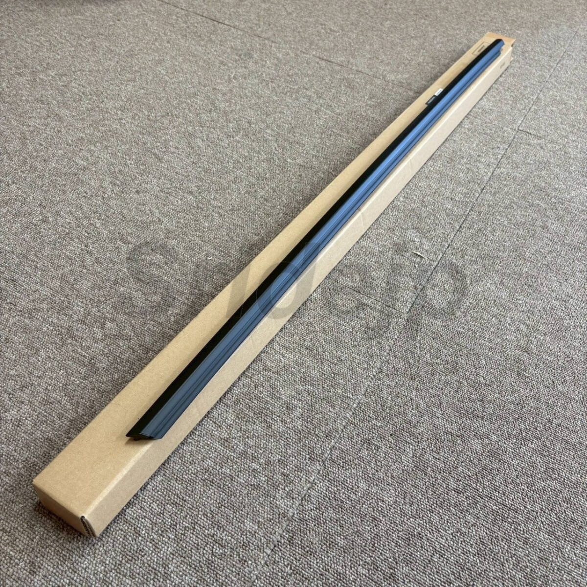 【新品】 日産純正 R35 GT-R フロントドア アウトサイドモールディング ASSY 左 スカイライン NISSAN Front door outside molding ASSY LH拍卖