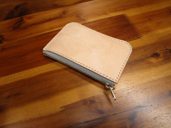 ファスナーケース 栃木レザー ナチュラル コンパクト ミニマル 小さい 小銭入れ 小物入れ カードケース 生成り 手縫い エイジング ミニ財布拍卖