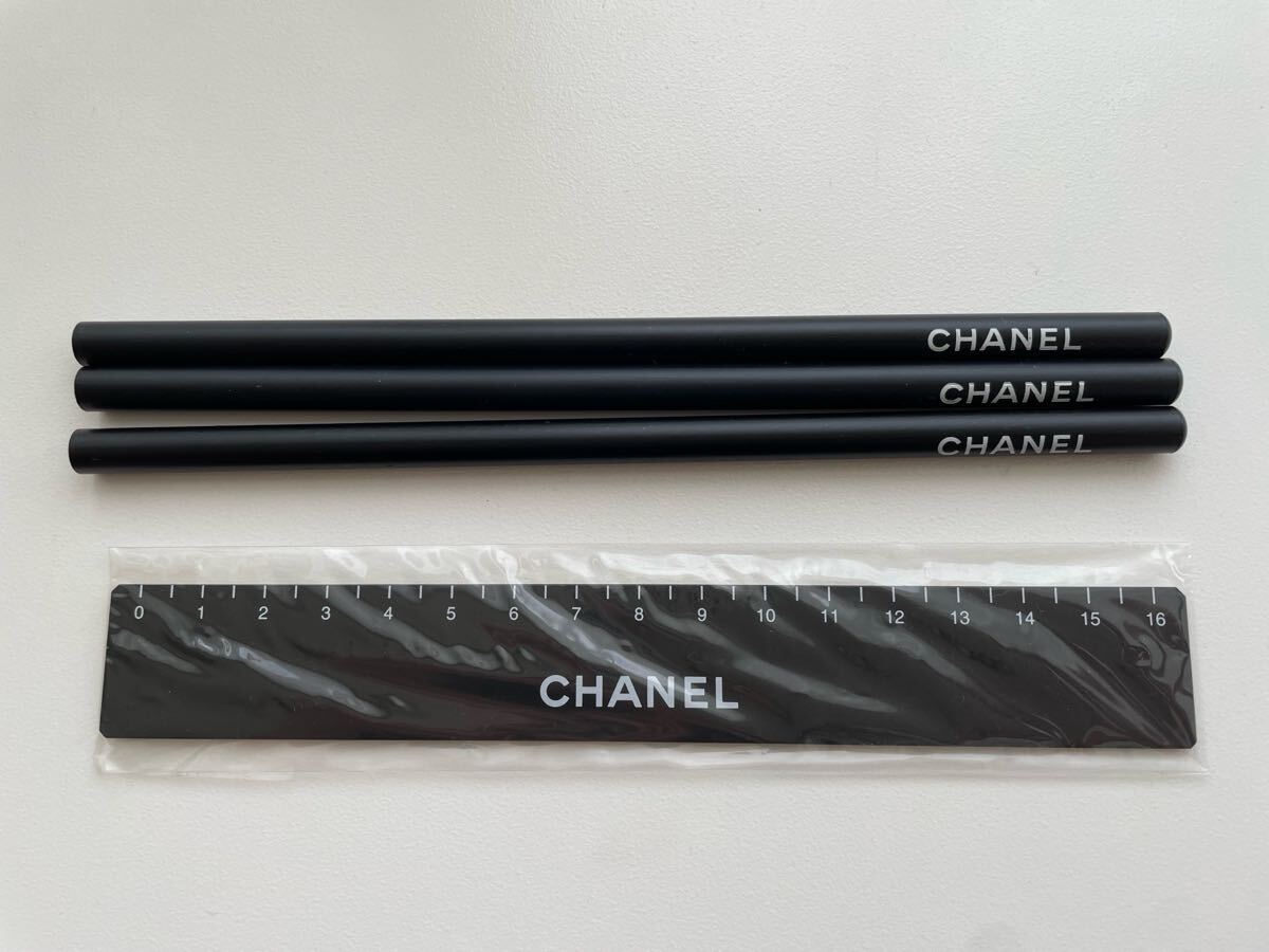 CHANEL シャネル ノベルティえんぴつ3本・物差しセット 黒地に白文字えんぴつ 鉛筆 メジャー 新品・未使用拍卖