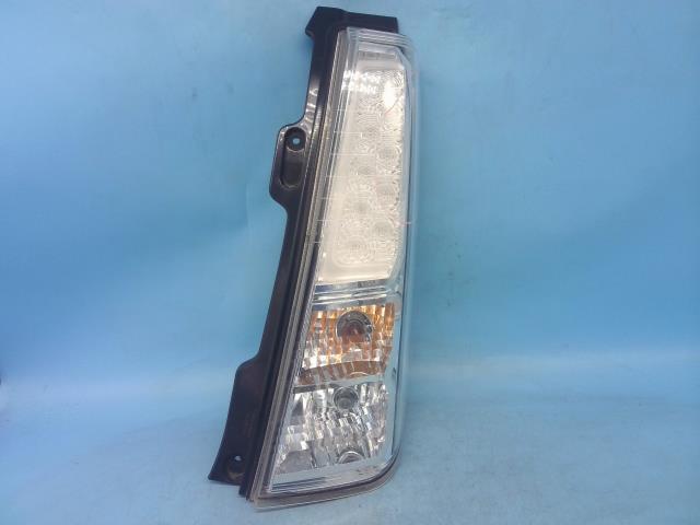 フレア DBA-MJ34S 右テールランプ カスタムスタイルXT ZJ3/26E 35603-72M1 1A18-51-161拍卖