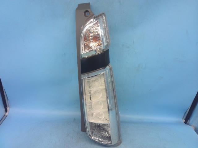 N-WGN DBA-JH1 右テールランプ G SSコンフォートLパッケージ NH875P W1400 33500-T6G-N02拍卖