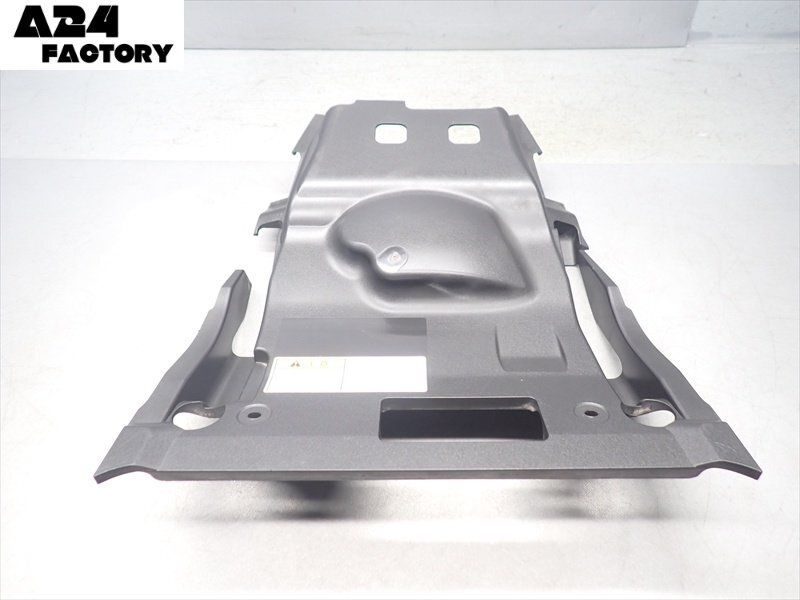 H1R7-0731 スズキ スカイウェイブ250S-3 シート下カウル カバー 純正品 【CJ44A-105~】拍卖