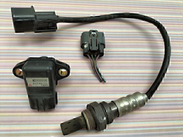 ミニカ H42A O2センサー バキュームセンサーセット MR561593 MD35556 3G83 管理5ta97拍卖