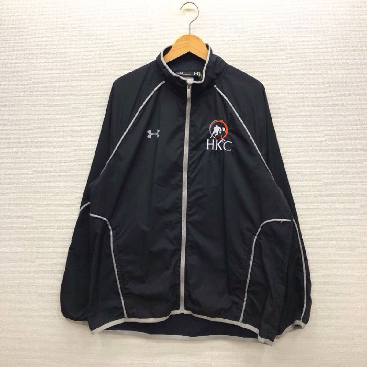 【GH529】UNDER ARMOUR ウィンドブレーカー ブラック 黒色 ポケットジップ ブランド古着 アンダーアーマー スポーツウェア 送料無料拍卖