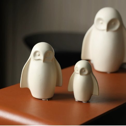 創意的な現代陶磁のフクロウ机の上の小さい置物家の装飾品創意的な応接間のワインの棚工芸品の3つです拍卖