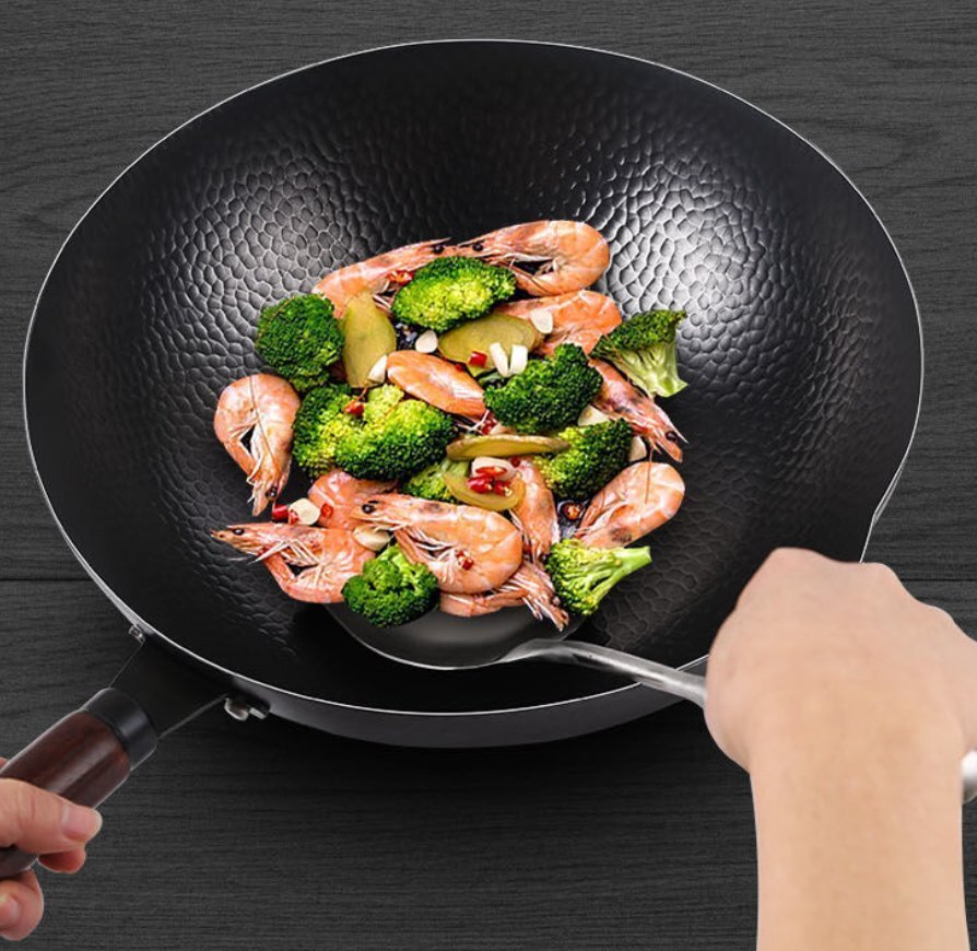 家庭用の炒め鍋鉄鍋古い鉄鍋無開鍋粘着性なしフラット電子レンジ汎用錆びない鉄鍋拍卖