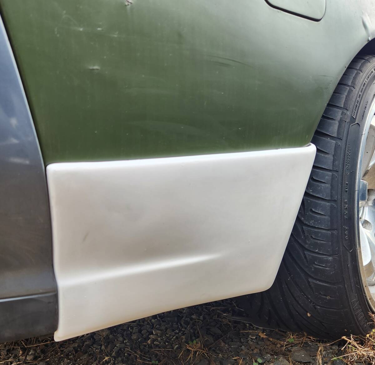 GE極上 HCR32 スカイライン 4ドア用 リアマッドガード 純正形状 リアアンダースポイラー FRP拍卖