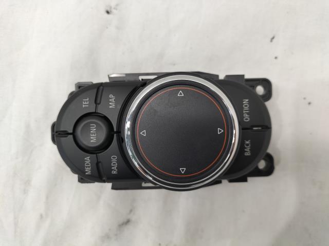 DBA-XS20 BMW ミニ クーパーS F55 右H 平成26年 純正 ナビスイッチ 65829350736-02拍卖