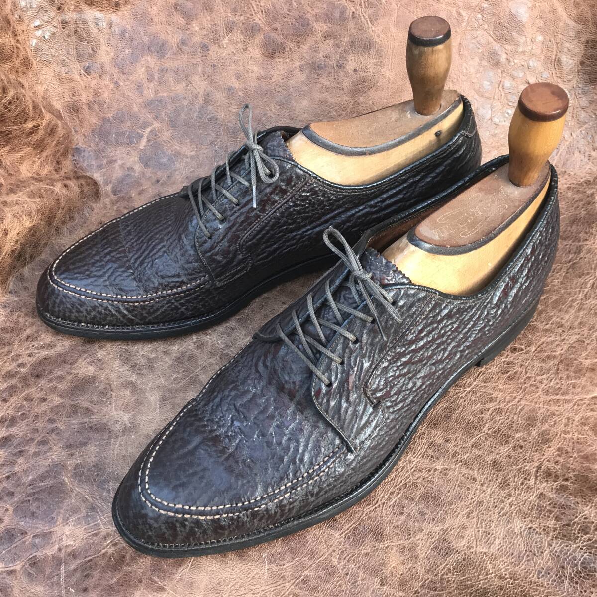 ★超希少 60s florsheim フローシャイム Sharkskin 鮫革 サメ Vチップ Uチップ US10.5B/検 米国 オールデン Nettleton Nunn Bush チャーチ拍卖