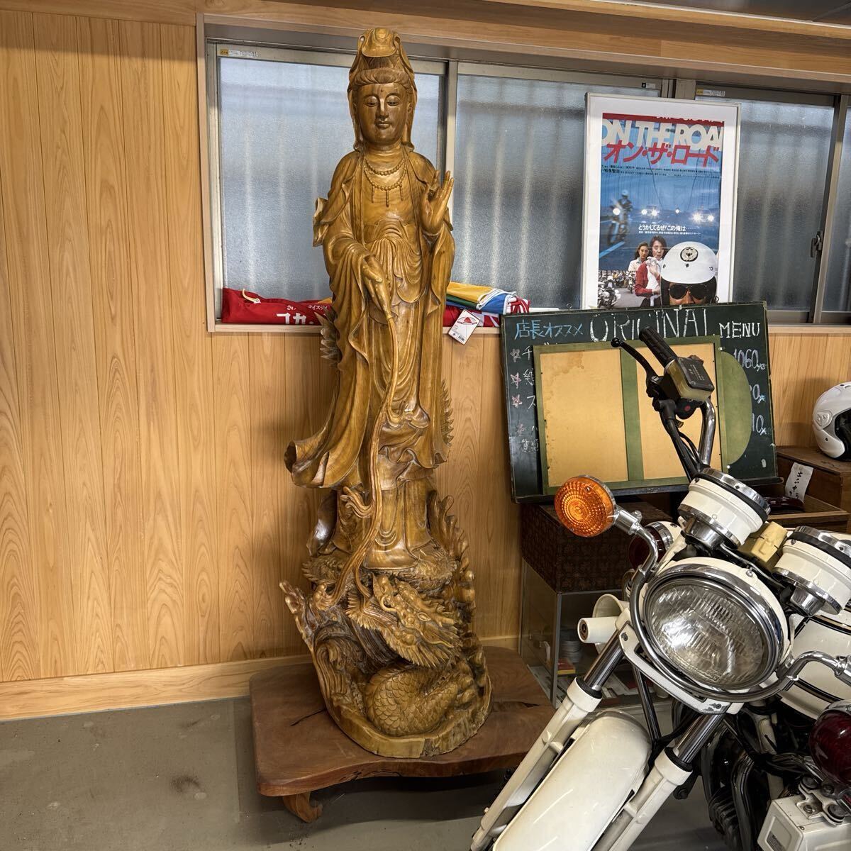 雲竜観音菩薩特大木彫り 台座付き 193センチ拍卖