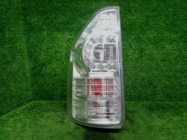 ★ヴォクシー DBA-ZRR70W 左テールランプ テールライト ZS 煌Z 7人 81560-28571★拍卖