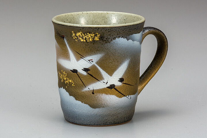 九谷焼! 山田登陽志 ☆金箔群鶴マグカップ☆ K9-975 新品 茶器 コーヒー 紅茶 ミルク ラテ エスプレッソ カプチーノ ギフト拍卖