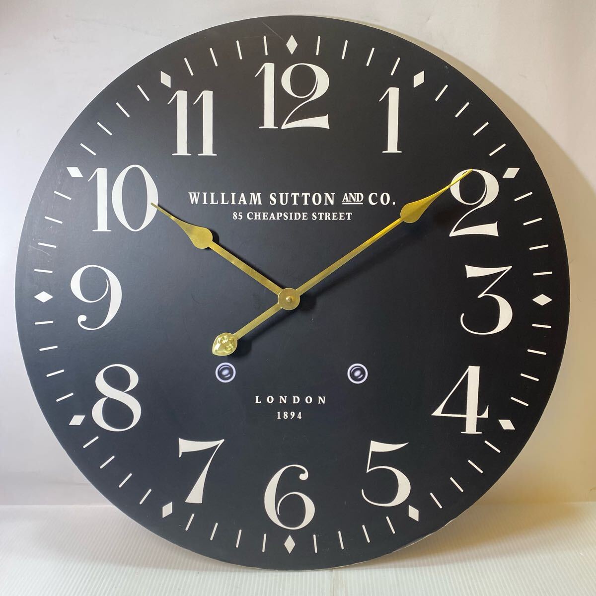 壁掛け時計 アナログ 2針 クオーツ 電池式 円形 黒文字盤 レトロ調 古雑貨 大型 インテリア 飾 動作品拍卖