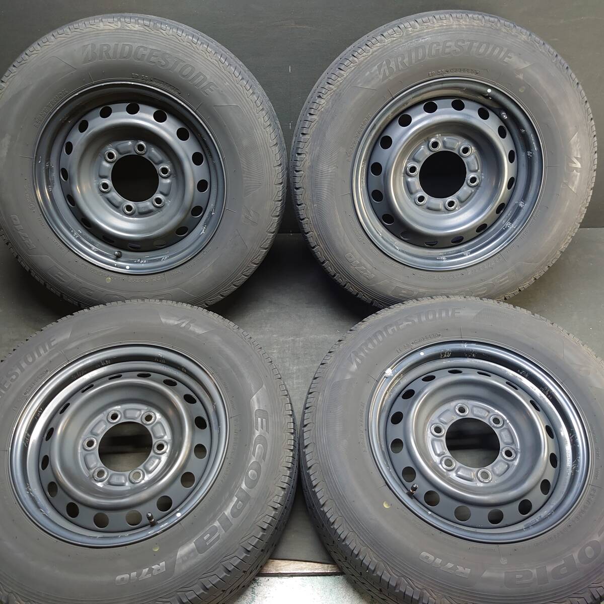 ★☆ トヨタ純正 ブリヂストン 195/80R15 107/105 200系 ハイエース PCD139.7/+35 夏 #24658 ☆★拍卖