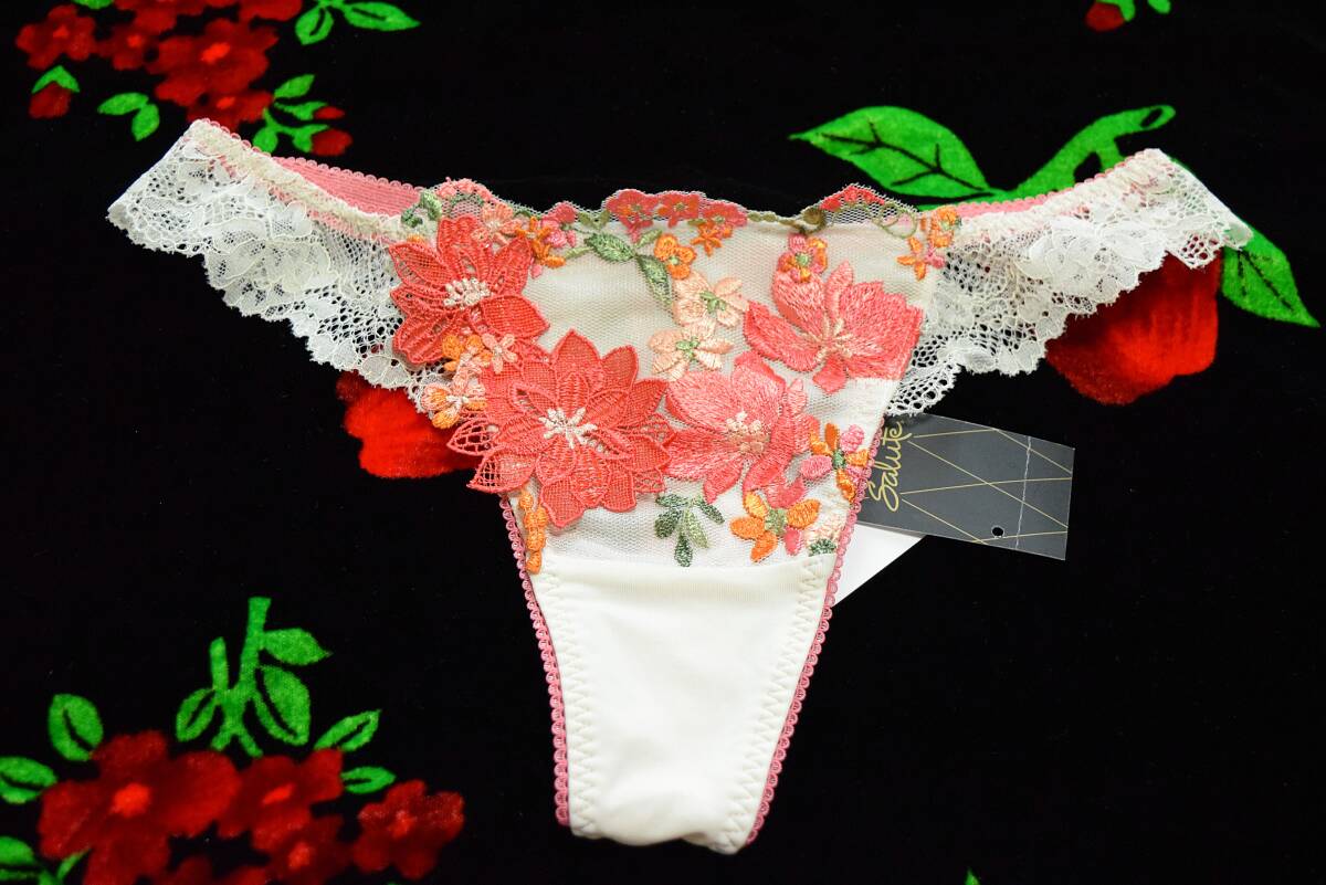 新品・タグ付き☆ワコール☆サルート☆81G・ちはやふる☆BE☆ソングM拍卖