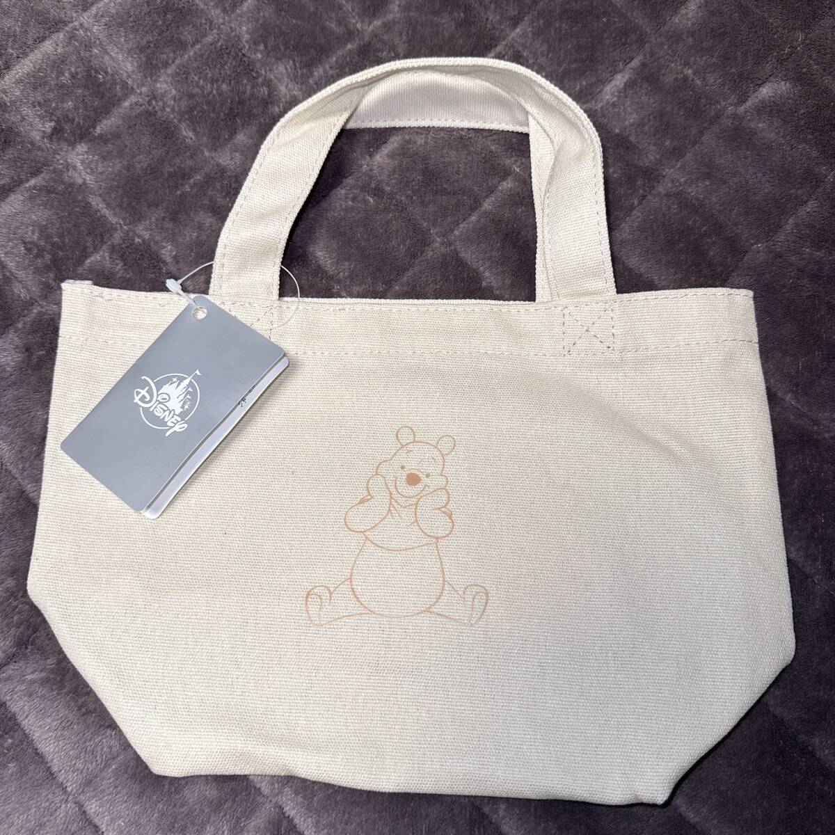 【新品未使用品】 くまのプーさん トートバッグ キャンバス地 東京ディズニーランド限定 新品タグ付き ランチトート拍卖