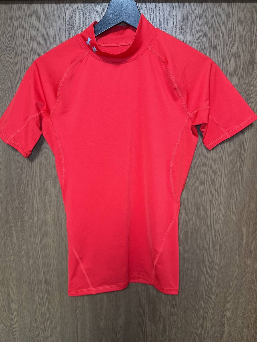 【未使用品】 UNDER ARMOUR アンダーアーマー 半袖 アンダーシャツ レッド MDサイズ サッカー トレーニング スポーツ インナー拍卖