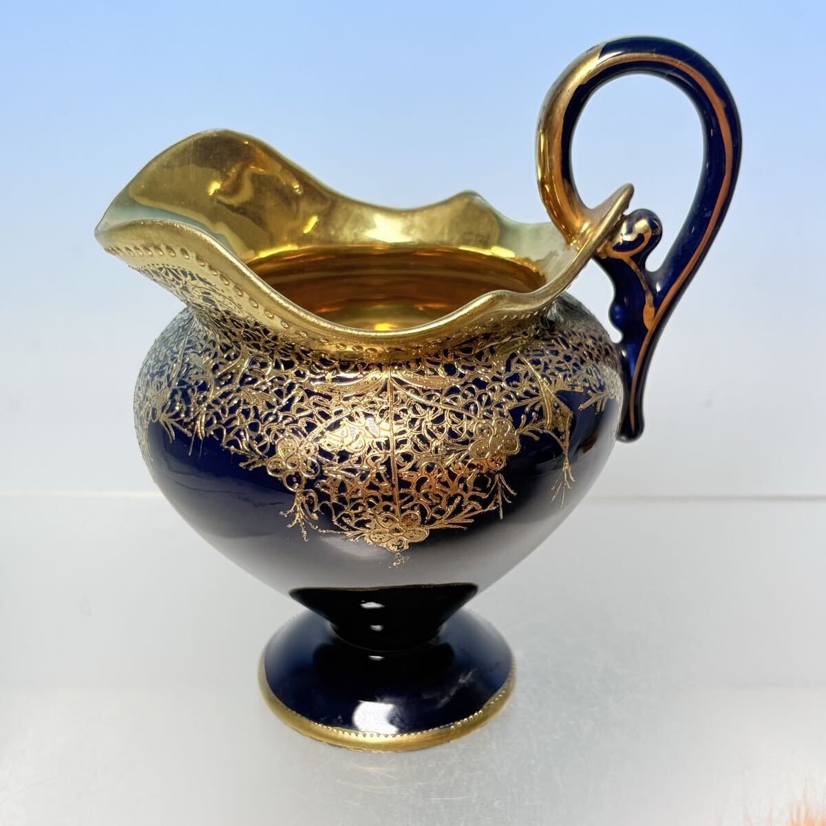 ☆ 最高級 明治期 オールドジャパン コバルト 金盛藍線帯華装飾紋 クリーマー ミルクピッチャー セーブルブルー 箱無し 皇室 桐文 拍卖