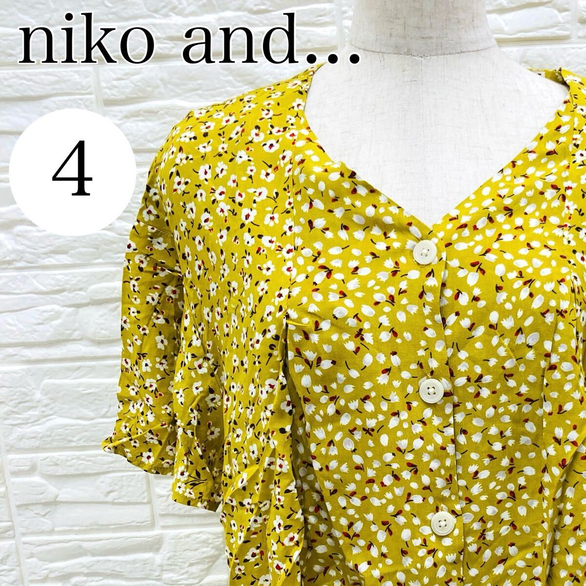 【AA4208】 niko and... ニコアンド 4サイズ トップス シャツ ブラウス イエロー(黄色) 小花柄 総柄 半袖 ノーカラー Vネック レディース拍卖