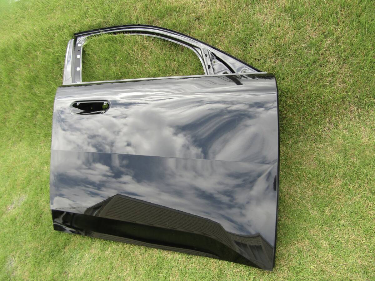 BMW U10 X2 純正 右 フロントドア 右前 ドア ブラックメタリック ■■ 13081402拍卖