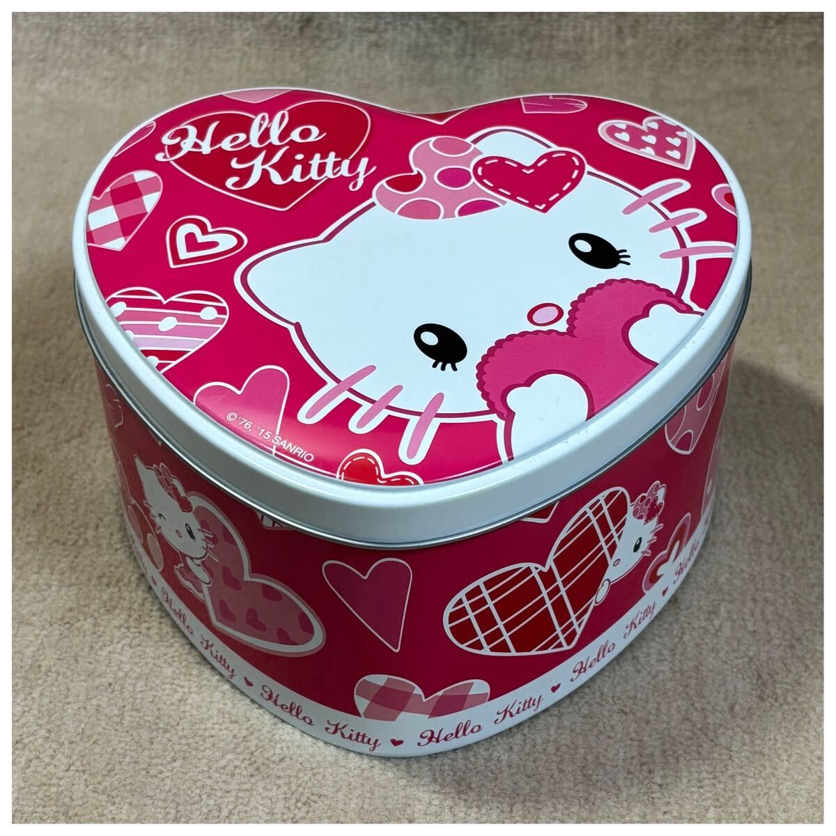ハローキティ ハート型お菓子スチール缶拍卖