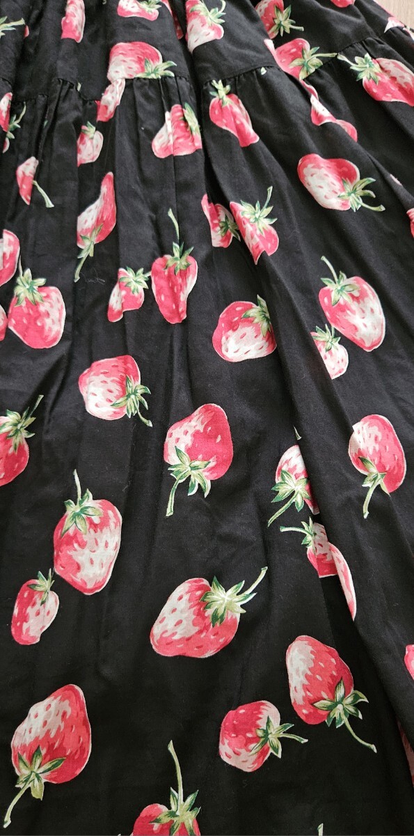 ♪ジェーンマープル♪いちご柄スカート黒♪ウエストゴム♪拍卖