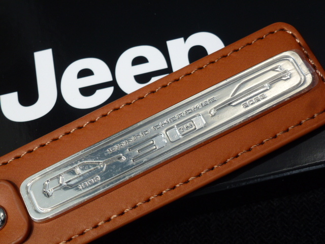 【新品!最安値!】ジープ 正規ディーラー 非売品 ノベルティ オリジナル キーホルダー グランド チェロキー 30周年記念 グランドチェロキー拍卖