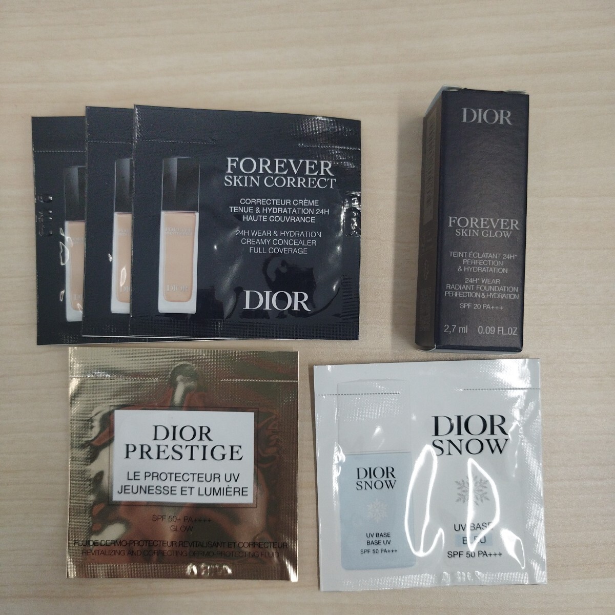 ディオール スキンフォーエヴァーフルイドグロウ リキッドファンデーション 1N NEUTRALGLOW 2.7ml その他合計6点セット拍卖