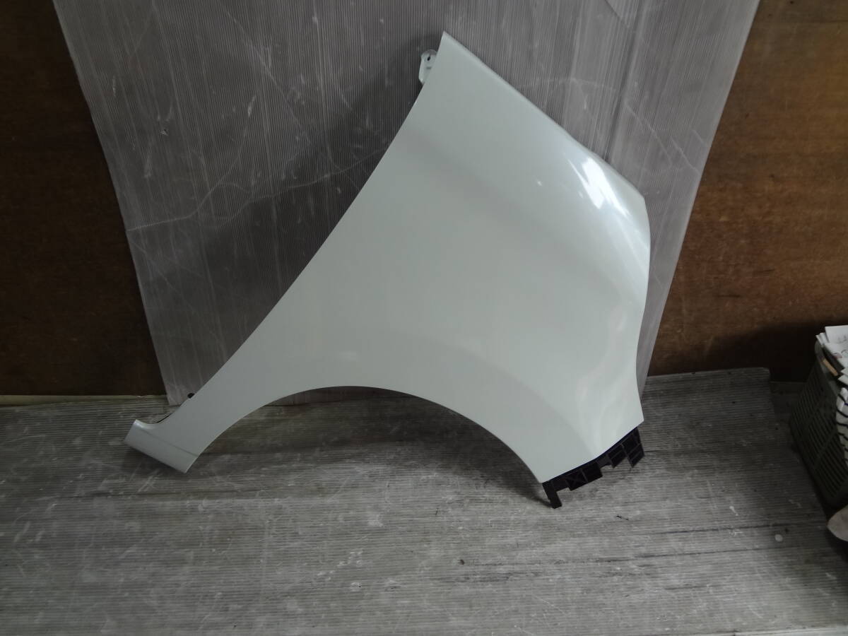 96273 ルークス ハイウェイスター ターボ ML21S 右フェンダー Z7T/白パール 23年 (管0725拍卖