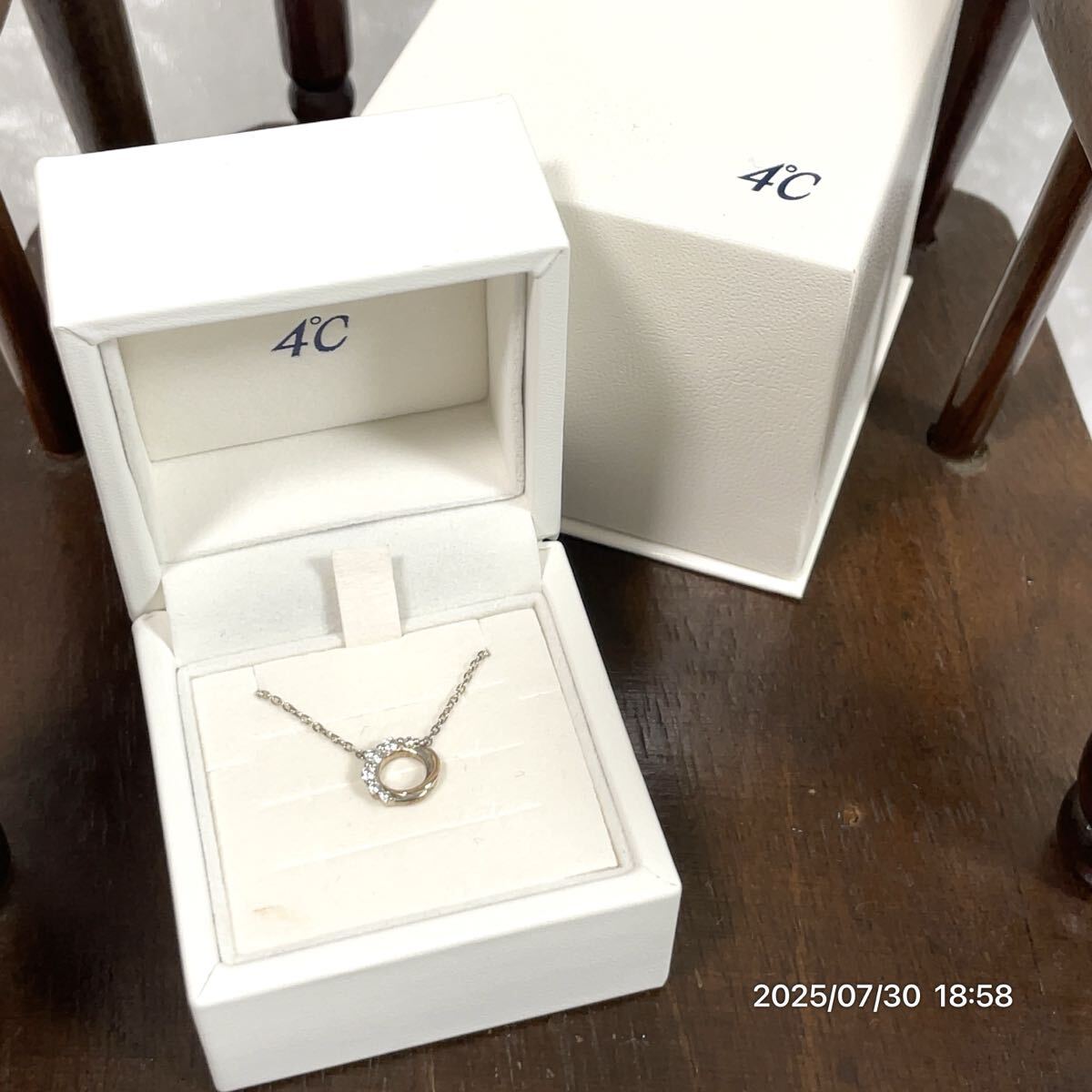 美品 SILVER シルバー 4℃ ヨンドシー サークル調 ラインストーン ネックレス ペンダント アクセサリー 装飾品 ファション 小物 ケース付き拍卖