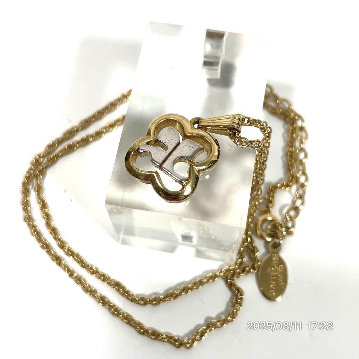 美品 Courrges クレージュ 四葉モチーフ ブランドロゴ バイカラー ネックレス ペンダント アクセサリー 装飾品 ファッション 小物拍卖