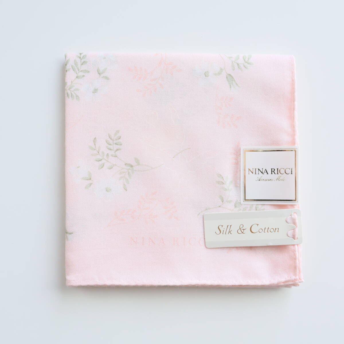 ■未使用 NINA RICCI ニナリッチ シルク&コットン ハンカチ■拍卖