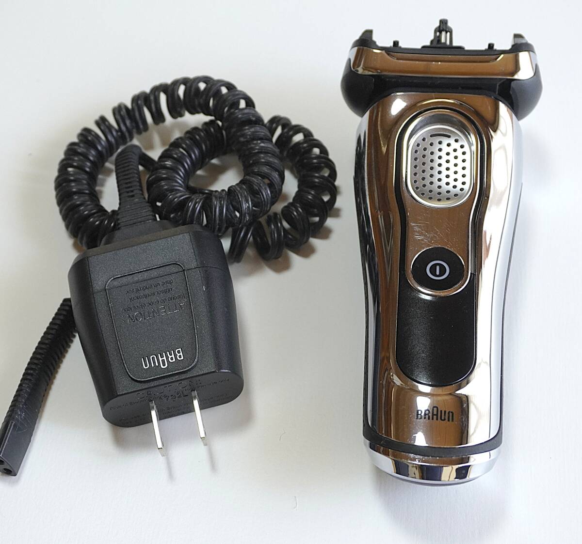 ★ブラウン シリーズ9/電気シェーバー/刃無し/Type 5790/4枚刃/充電式/お風呂剃りOK ♪♪(M18)拍卖