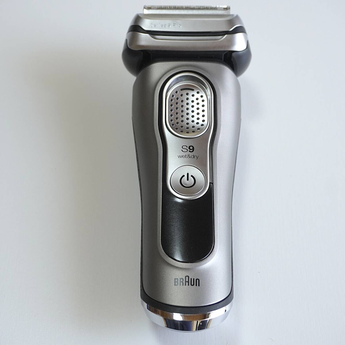 ★【美品】ブラウン シリーズ9/電気シェーバー/2019年製/Type 5793/4枚刃/充電式/お風呂剃りOK ♪♪(M10)拍卖