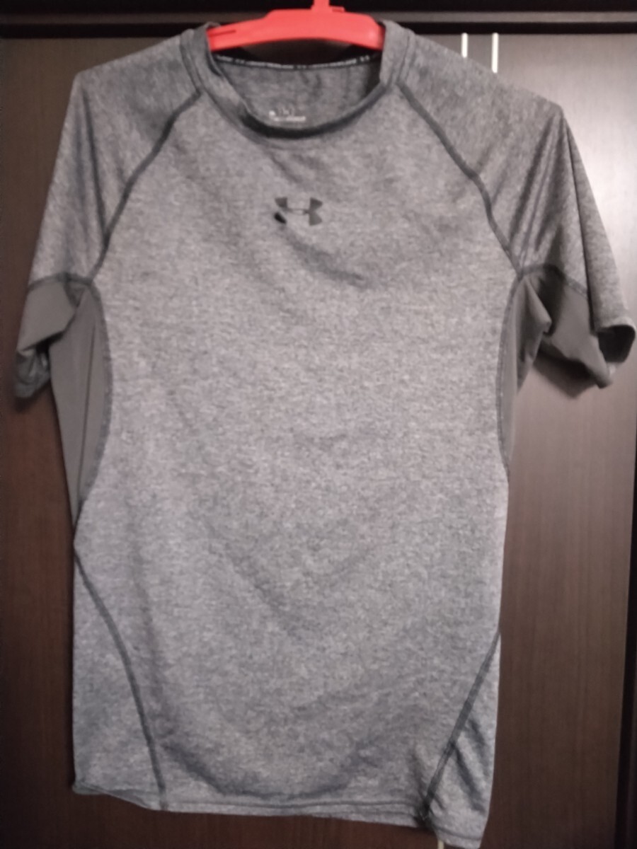XL★送料無料★UNDER ARMOUR★アンダーアーマー★汗出し用 コンプレッション Tシャツ★インナー★グレー拍卖