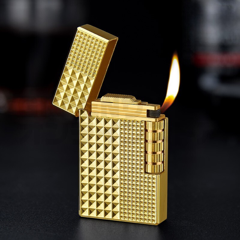 両面 スクエアピラミッド ガスライター ゴールド 快音 フリント サイドローラー拍卖