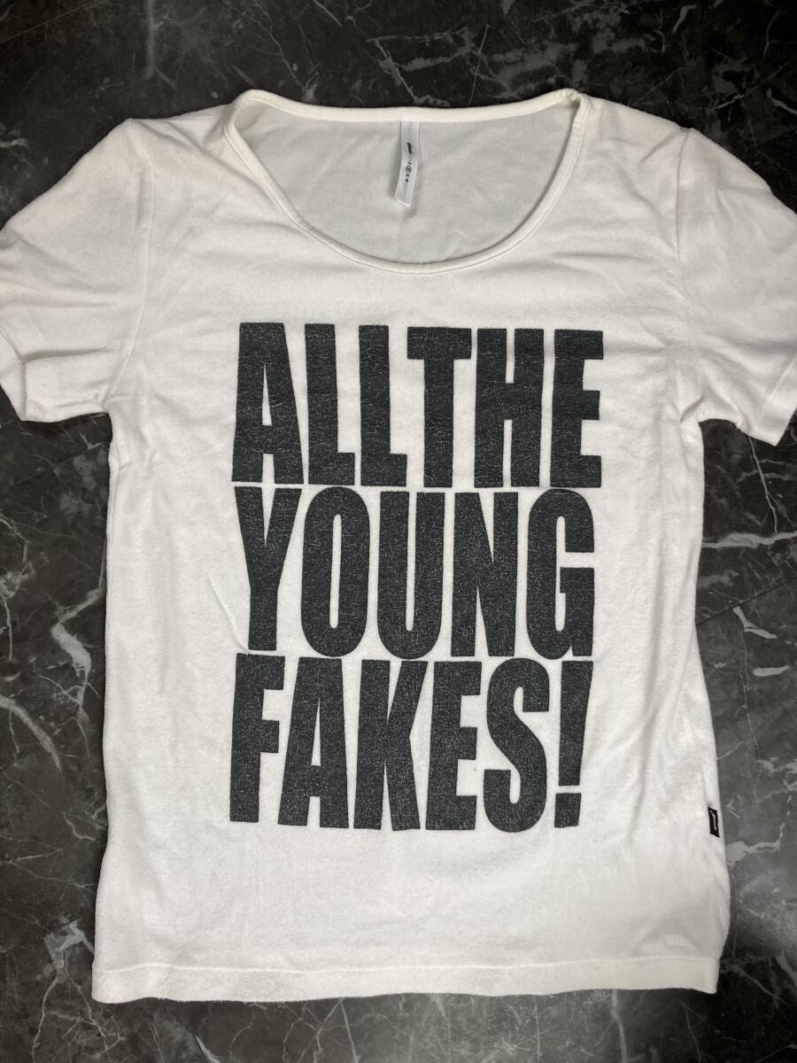 glamb Tシャツ クラック ビッグロゴ拍卖