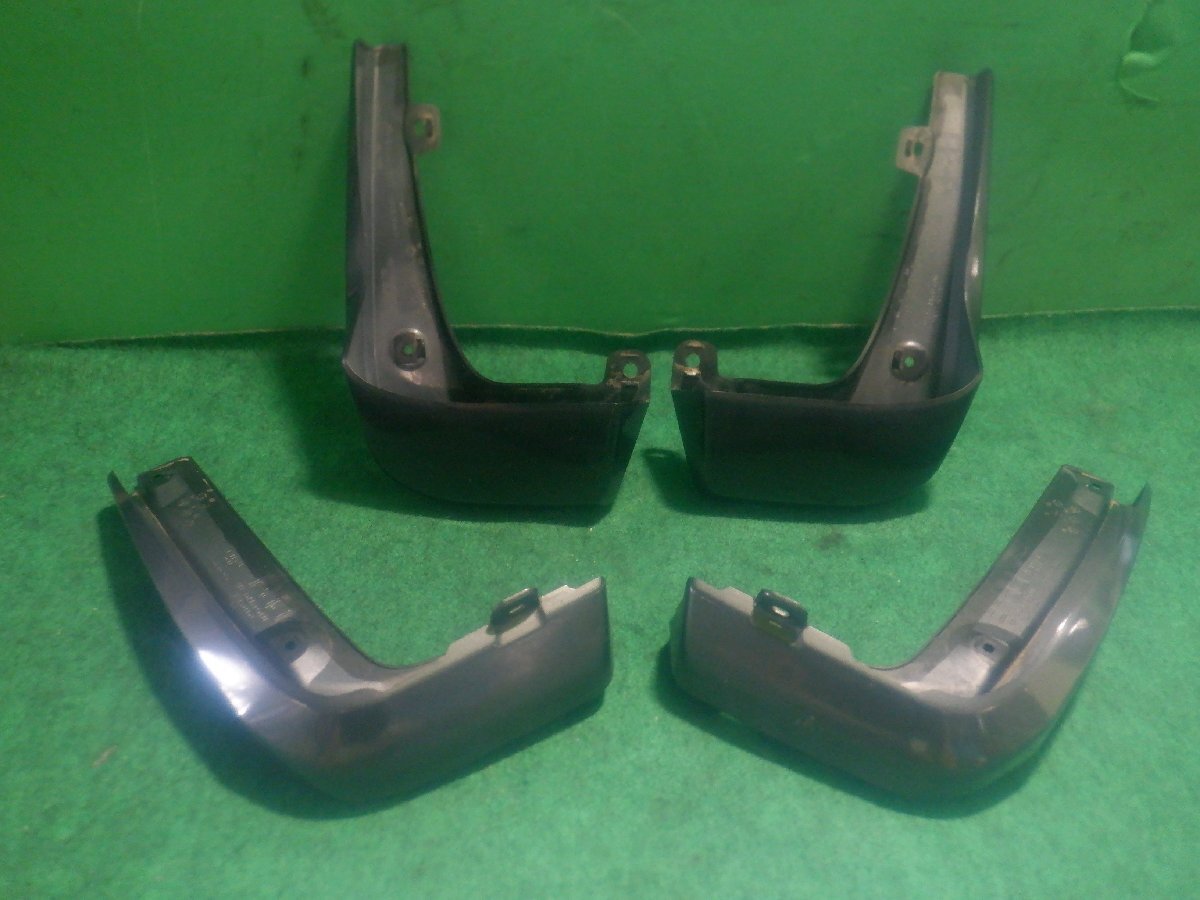 【ヤ①】ホンダ ヴェゼル RU4 純正 マッドガード 08P08-T7A 08P09-T7A ガンメタ/NH823M拍卖