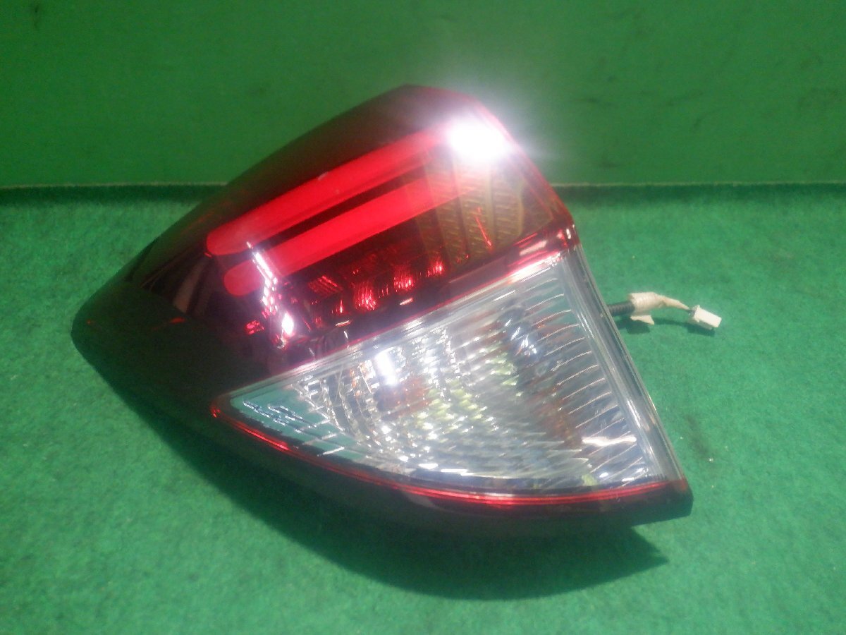 【個人宅発送不可】◇◇ホンダ ヴェゼル RU4 純正 左テールランプ KOITO 220-62164◇◇拍卖