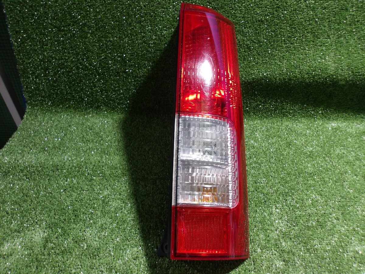【D】スズキ エブリィバン DA64V 純正 右テールランプ TOKAIDENSO 35603-68H1拍卖