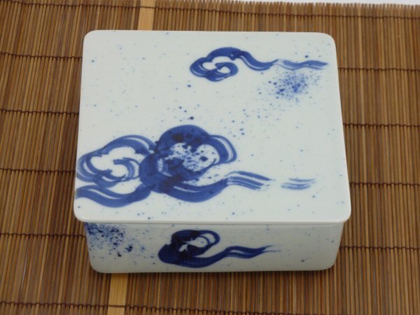 ◆◇肥前有田焼 伯山窯 一段重×1個 / 青白磁 染付 お重箱 蓋付角鉢 角皿 一の重 蓋物 器 煮物 うつわ 磁器 陶器 食器 日本製 / 未使用◇◆拍卖