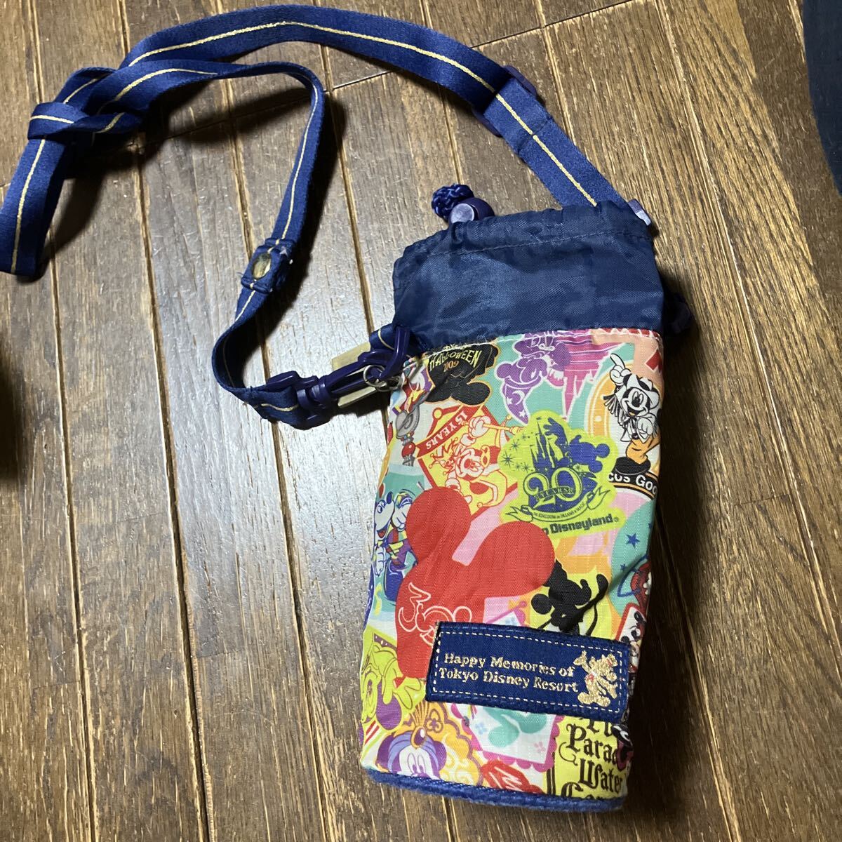 東京ディズニーランド30hアニバーサリーペットボトルホルダーショルダーケース500ml ポーチ ボールポーチ拍卖