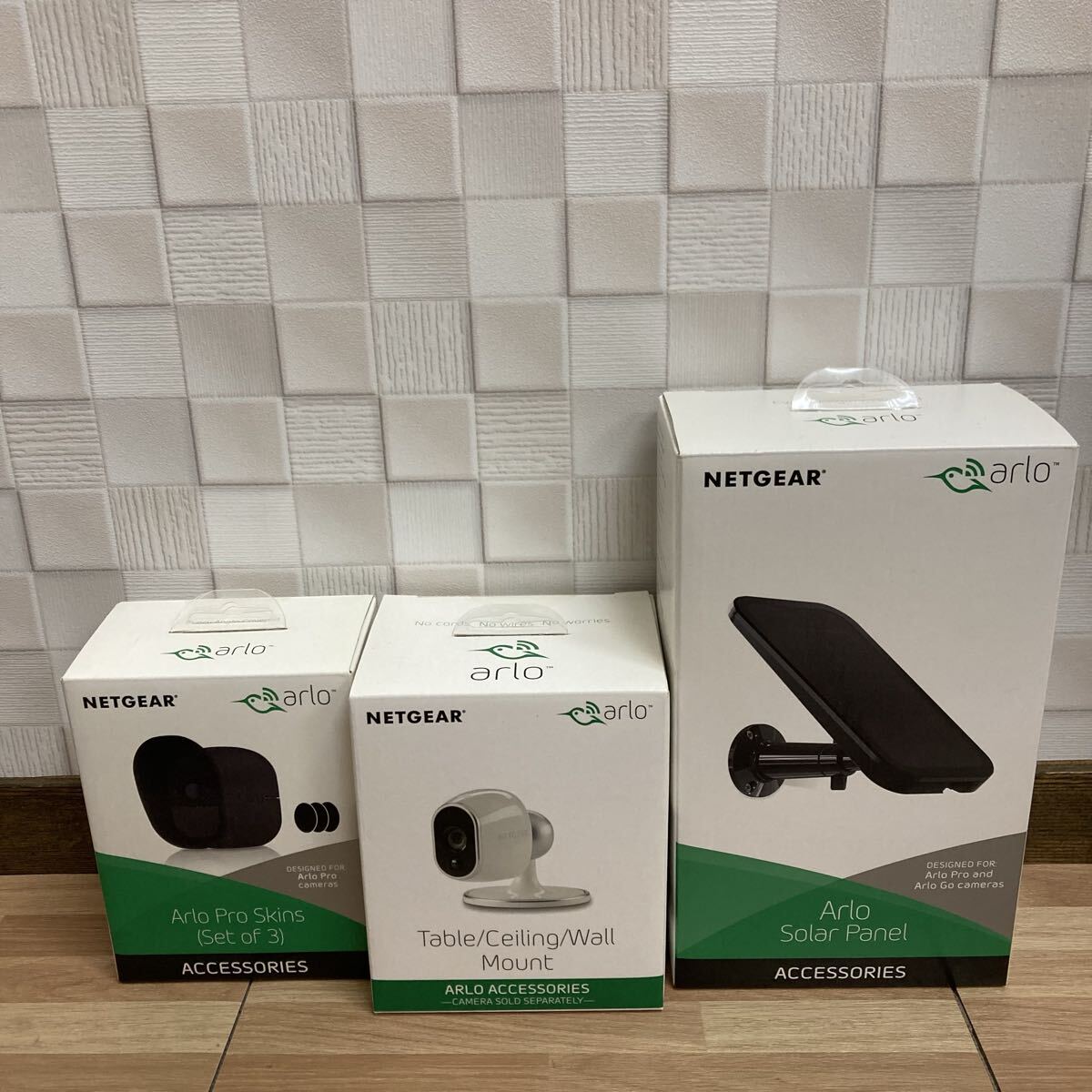 未開封 NETGEAR ネットギア arlo カメラ ArloProSkins SolarPanel Table Ceiling Wall Mount ACCESSORIES セキュリティカメラ 防犯 jk083拍卖