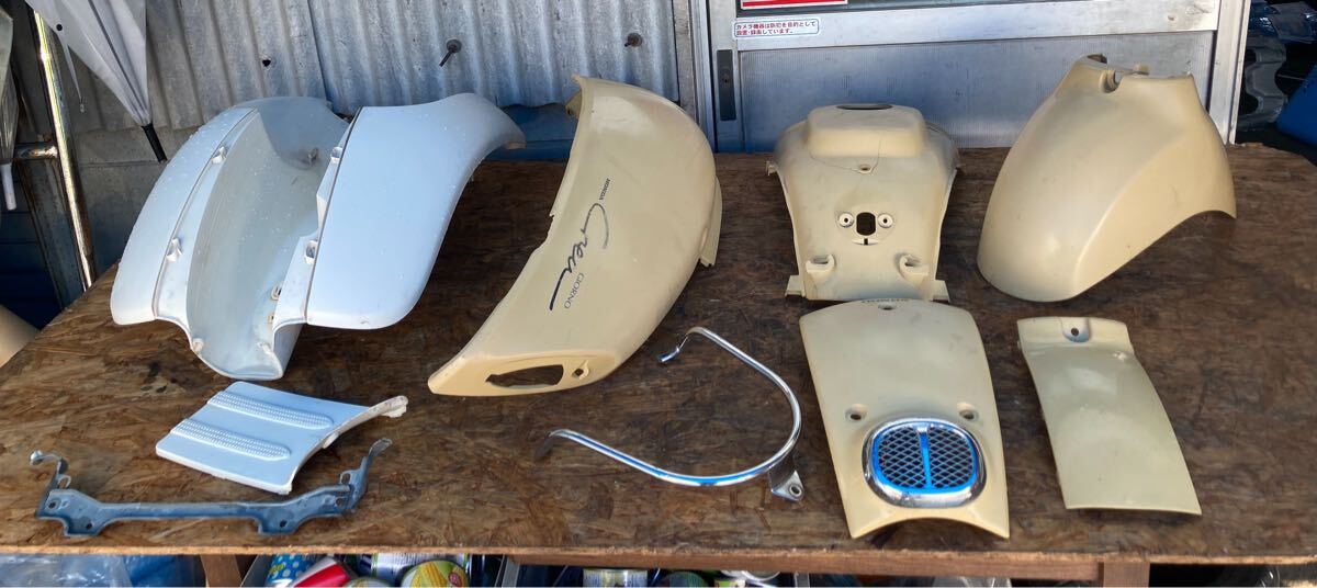 60474■ ホンダ ジョルノクレア AF54 (100番台〜) 純正 インナーレッグ フロント カウル フェンダー キャリア リア サイド カバー 外装拍卖