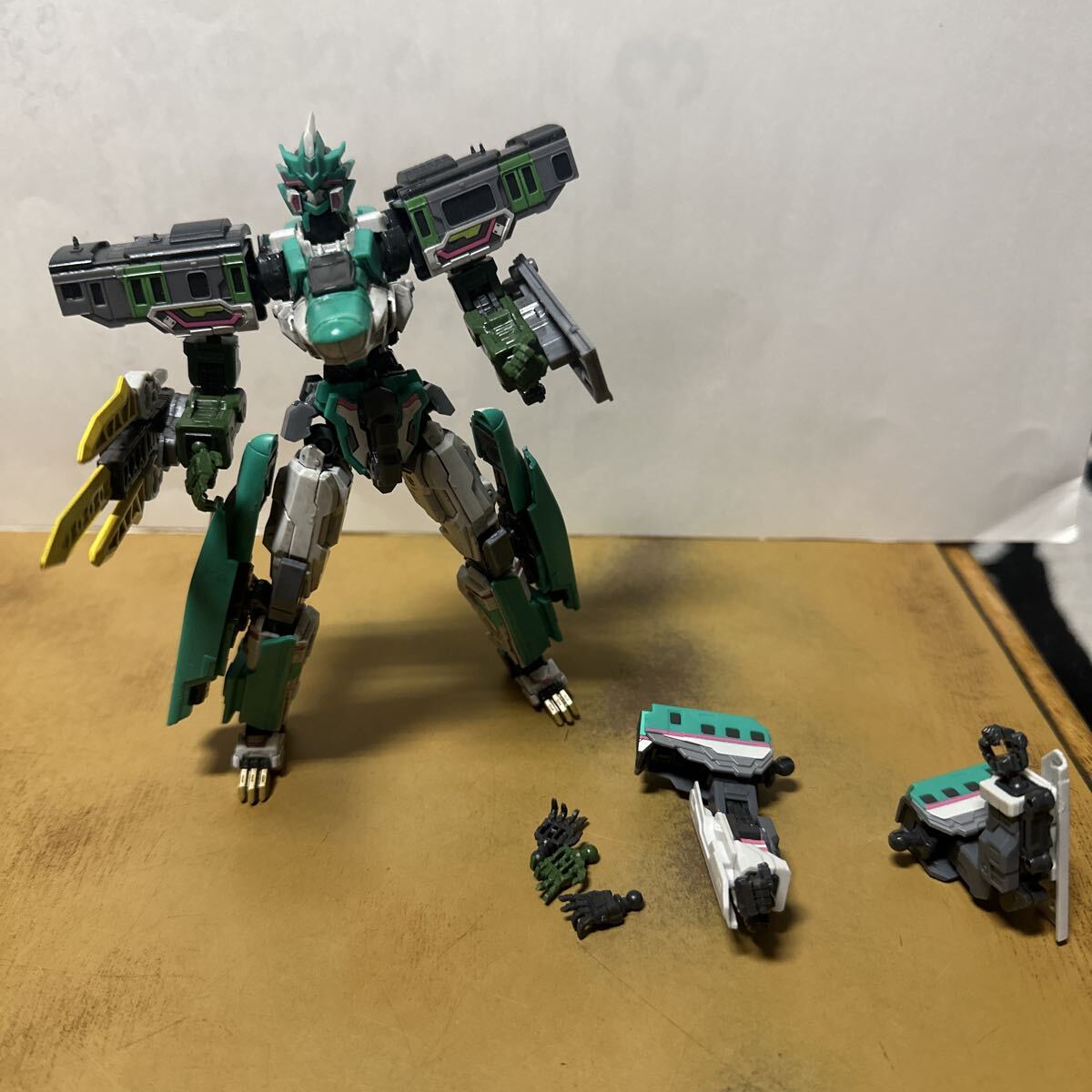 モデロイド 新幹線変形ロボ シンカリオンZ E5 ハヤブサ ヤマノテ 完成品 プラモデル拍卖