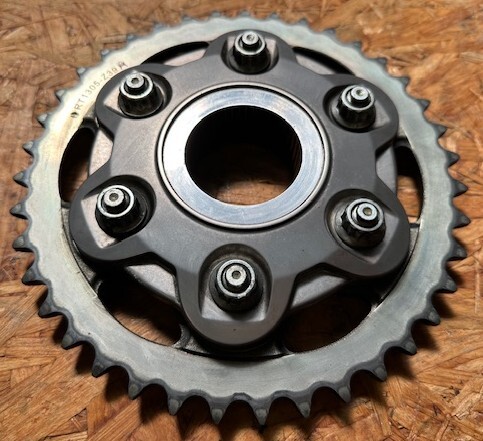 ドゥカティ リアスプロケ&キャリア39T V4/V2/1299/1199/1198/1098拍卖