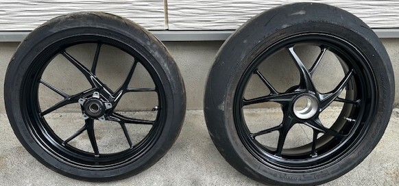 パニガーレV4ホイール新同前後拍卖