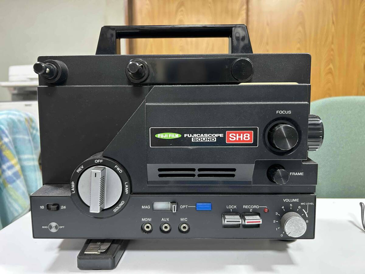 【ジャンク】FUJIFILM FUJICASCOPE SOUND SH8 8ミリ映写機 Super8 サウンド 本体 取説/保証書/ケーブル/カバー付 現状渡し【レトロ当時物】拍卖